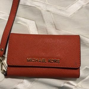 Authentic Michael Kors iPhone 5/5s/SE wristlet